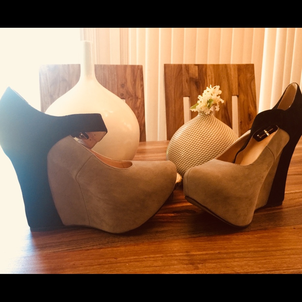 Lui chiny black and gray shoe